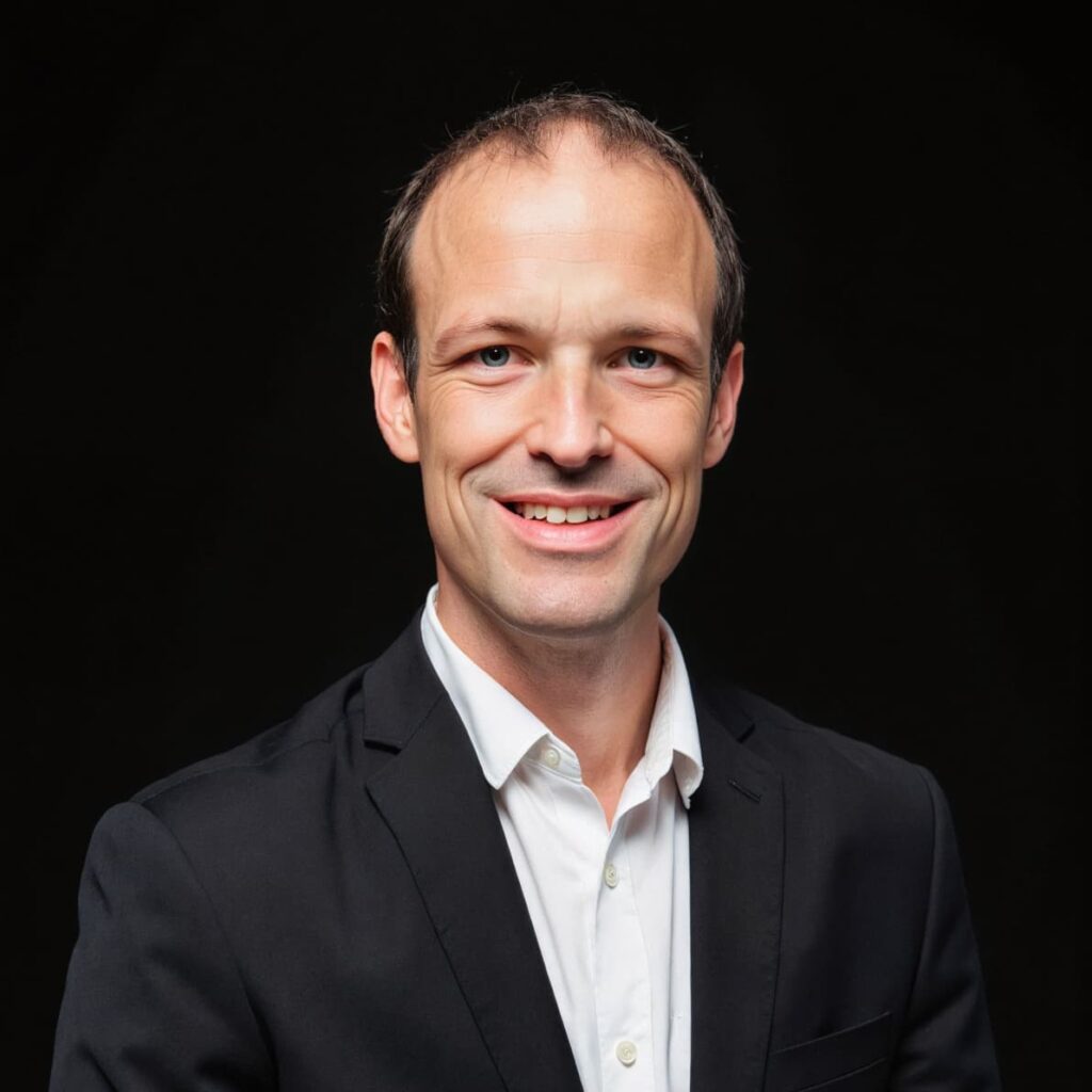 Dr. Duncan Scorgie 牙醫